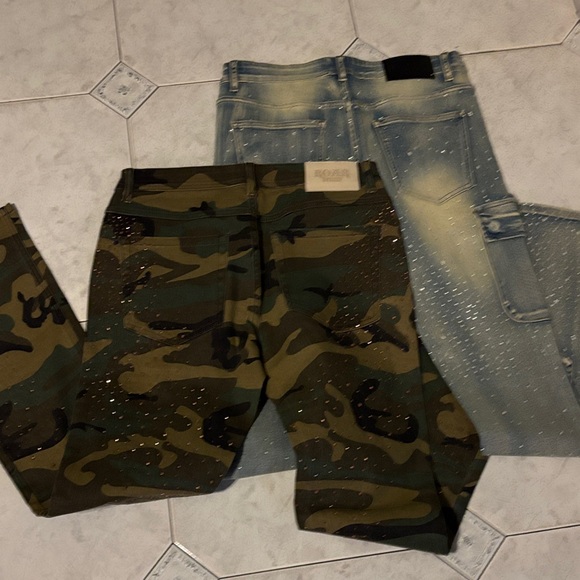 Men's Camouflage and Distressed Cargo Studded Jeans Set Flair Bottoms - Picture 4 of 4